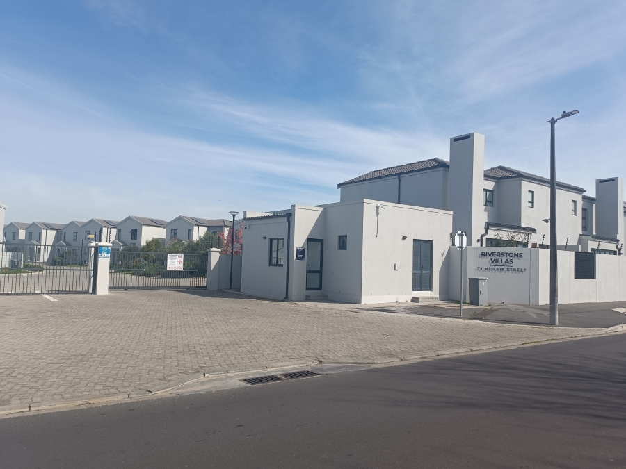 3 Bedroom Property for Sale in Peerless Park North Western Cape